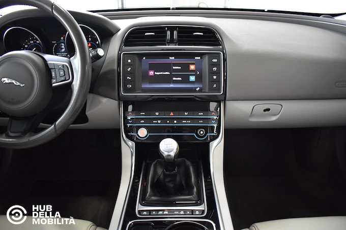 JAGUAR XE 2.0 D Turbo 180CV Prestige